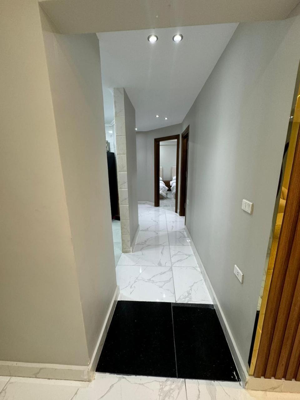 شقه للإيجار فرش فندقي بالمهندسين Apartment
